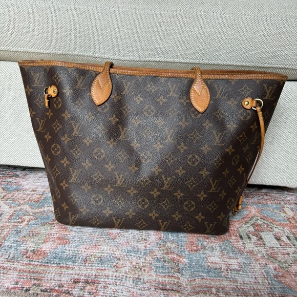 ❤️SOLD❤️ Louis Vuitton Classic Monogram Neverfull MM Bag (w/ COA) - Picture 2 of 13